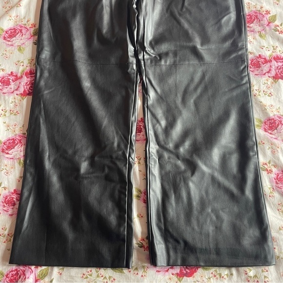 Zara- Black High Waisted Straight Leg Leather Pants Basic Everyday Size Large - Picture 4 of 9